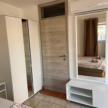 Simoneta Appartement Malinska